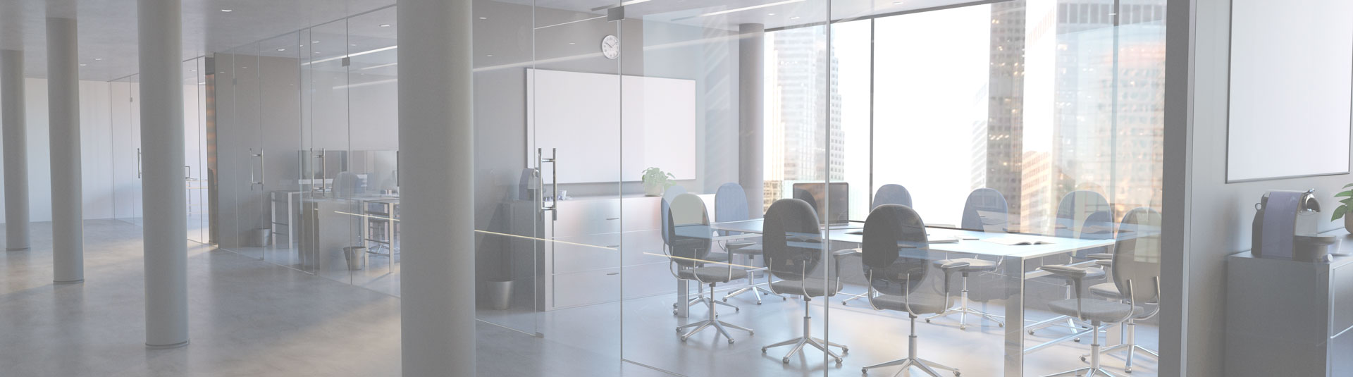 Des bureaux commerciaux rénovés par un entrepreneur dans la région de Montréal.